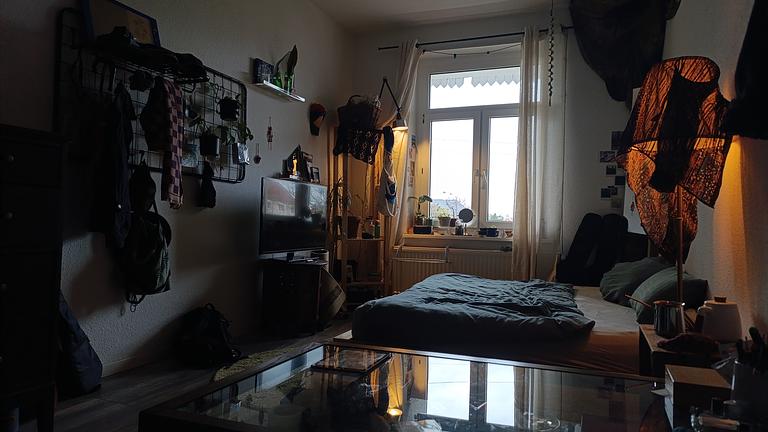 *Zwischenmiete* WG Zimmer in Zentrum Nord mit großem Balkon!